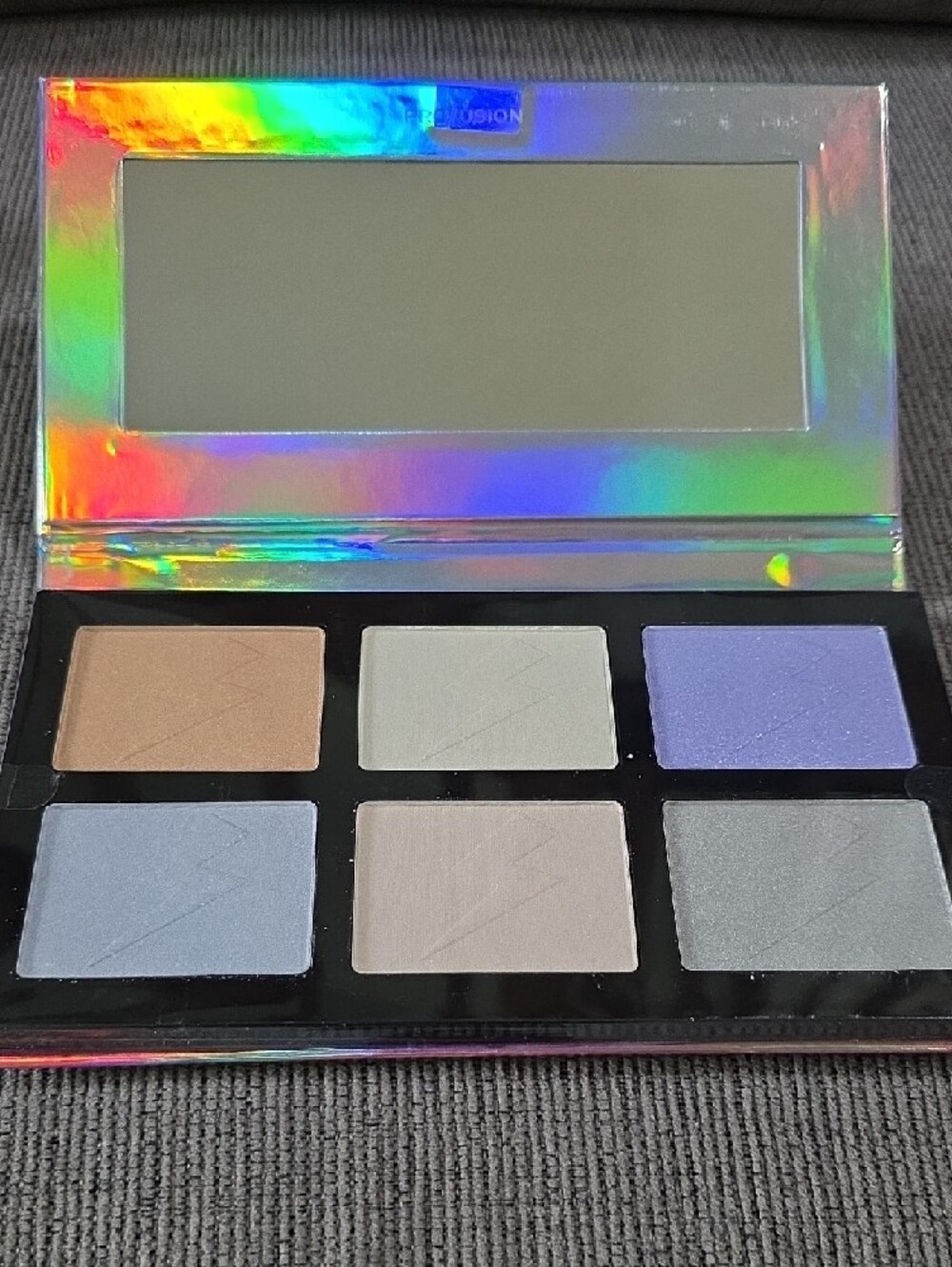Beauty Bundle With A Variety Of Items And Brands, 9 Total, To Treat Yourself. - Picture 7 of 14